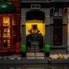 Sherlock Holmes Book Nook 10351 close door open[1]